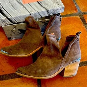 Jeffrey Campbell Cromwell Taupe Distressed Suede